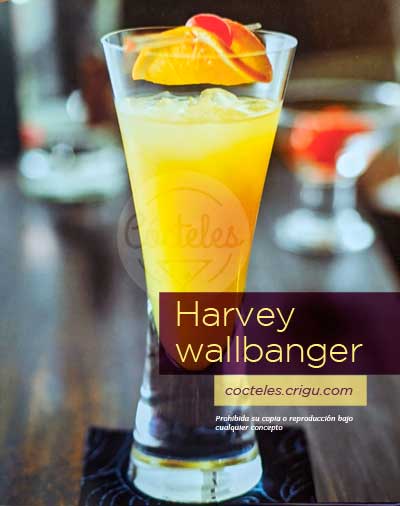Cóctel Harvey Wallbanger con Vodka y Jugo de Naranja
